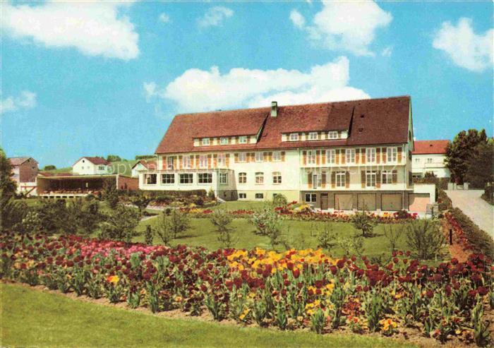 Wangen Allgaeu Bayern Kurheim Sonnenhof Garten Tulpen Blumenbeete Rasen Mansarde