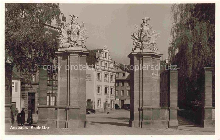 ANSBACH Mittelfranken Bayern Schlosstor Schlosstor Barockstatuen Toranlage Stras