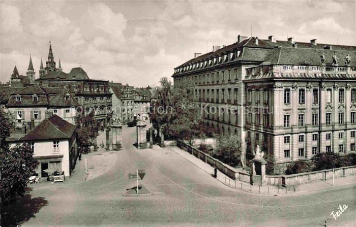 ANSBACH Mittelfranken Bayern Schlossplatz Residenz Schlosseingang Kirchturm Plat