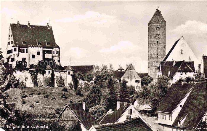 Leipheim Schloss Turm Altstadt Dachlandschaft Wohnhaeuser Donau Kirche Panorama