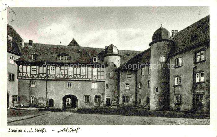 Steinau an der Strasse Kinzigtal Hessen Schlosshof Schloss Burgturm Fachwerkhaus