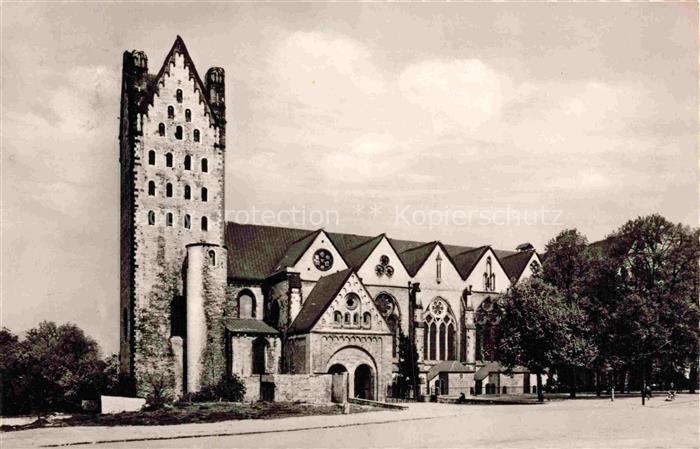 PADERBORN NRW Dom Kathedrale Westturm Romanik Gotik Kirchenplatz Baeume