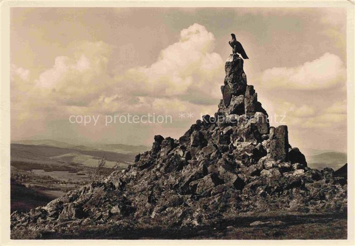 Wasserkuppe Rhoen Hessen Fliegerdenkmal Felsen Adler Rhoen Panorama Wolken