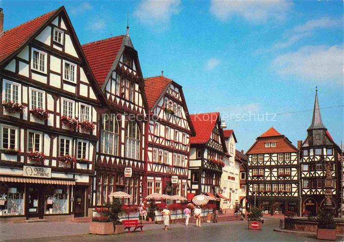 Fritzlar Hessen Marktplatz Fachwerkhaus Café Optik-Markt Kirchturm Brunnen Stras