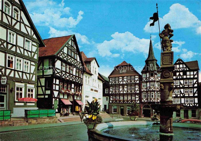 Fritzlar Hessen Rolandsbrunnen Marktplatz Fachwerkhaeuser Brunnen Markt-Café Rat