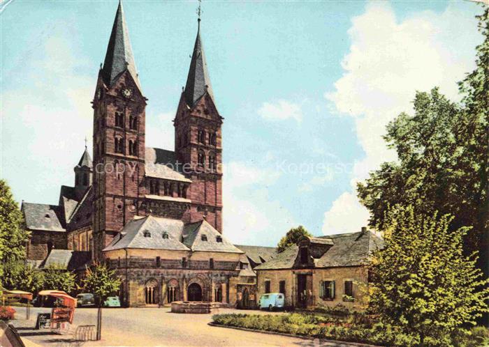 Fritzlar Hessen St-Petri-Dom Romanik Kirche Doppelturm Schatzkammer Autos Baeume