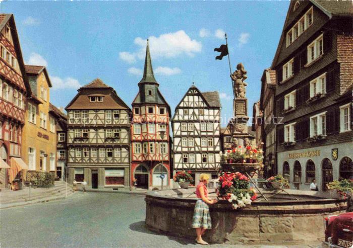 Fritzlar Hessen Marktplatz Fachwerk Brunnen Ritter-Statue Sparkasse Fachwerkhaus