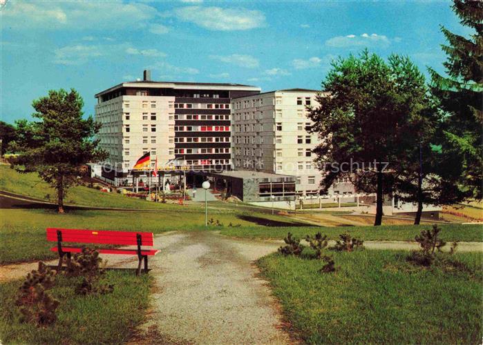 Bad Zwesten Hessen Hardtwaldklinik Klinik Gebaeude Park Weg Bank Deutsche-Flagge