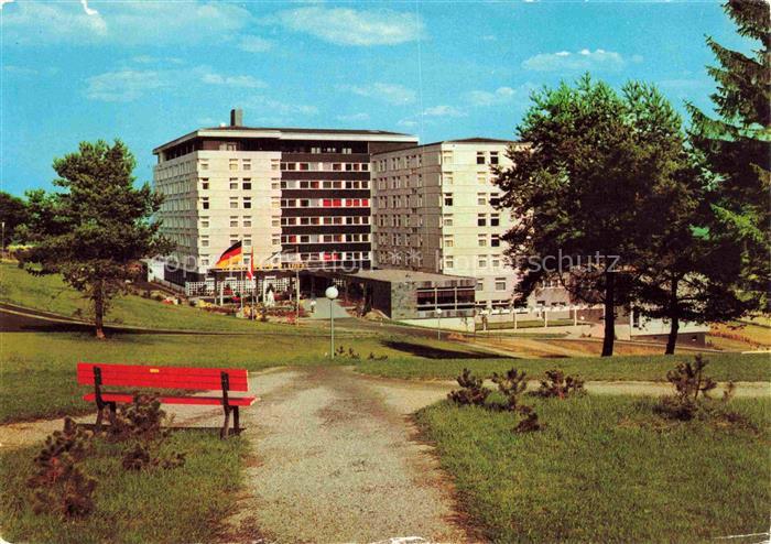Bad Zwesten Hessen Hardtwaldklinik Kurgebaeude Park Sitzbank Deutschlandfahne Ba