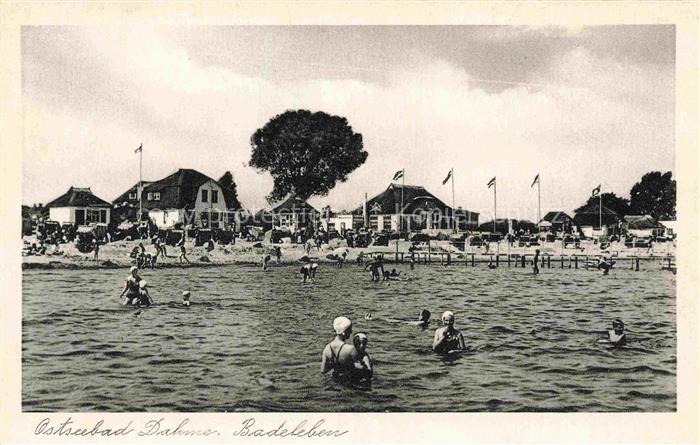 DAHME  Ostseebad Schleswig-Holstein Badeleben Ostsee Strand Badegaeste Schwimmer