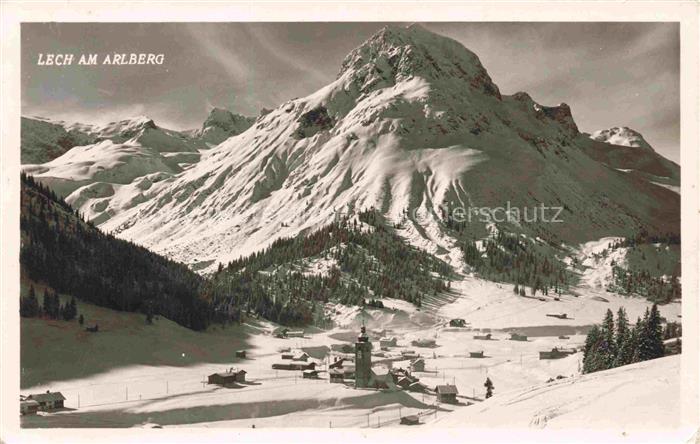 LECH  Arlberg Vorarlberg AT Lech Arlberg Winterlandschaft Dorfkirche Bergpanoram