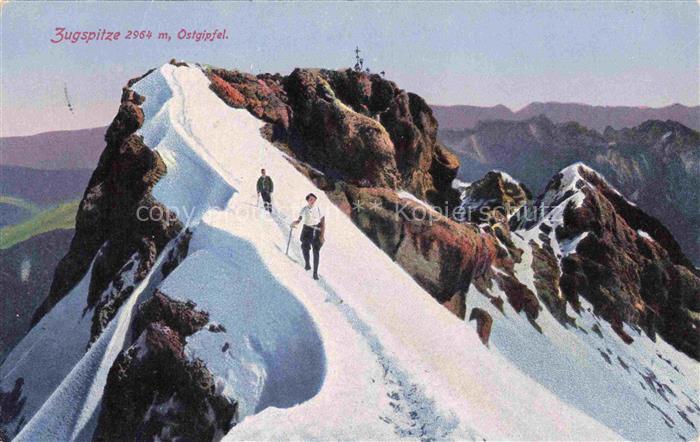 Zugspitze Garmisch-Partenkirchen Bayern Ostgipfel Gipfelkreuz Schnee Berggrat Be