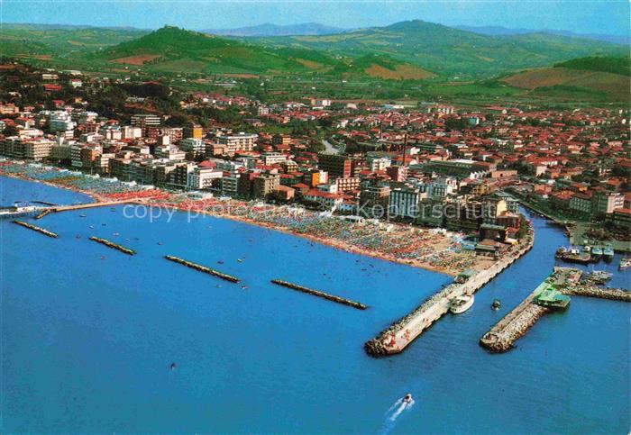 GABICCE MARE IT Gabicce-Mare Strand Hafen Luftaufnahme Meer Huegel Stadtpanorama