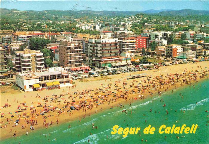 Segur de Calafell Tarragona ES Costa-Dorada Strand Hochhaeuser Touristen Meer Fl