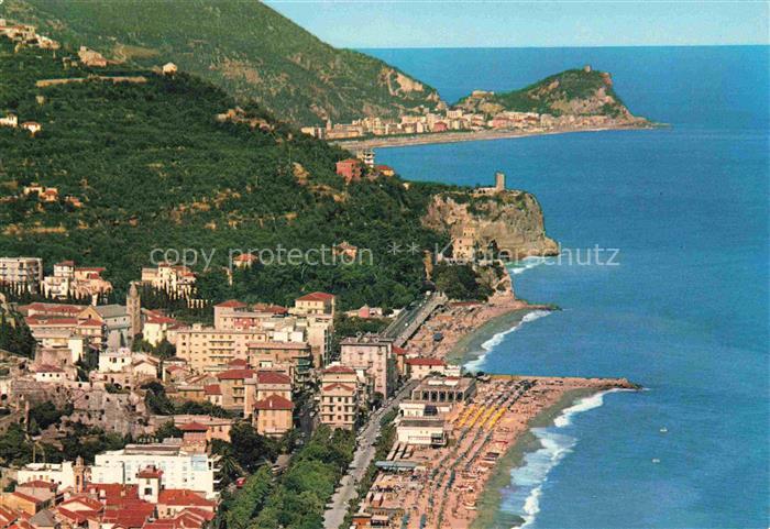 FINALE LIGURE Savona Liguria IT Riviera-delle-Palme Kueste Strand Strandpromenad