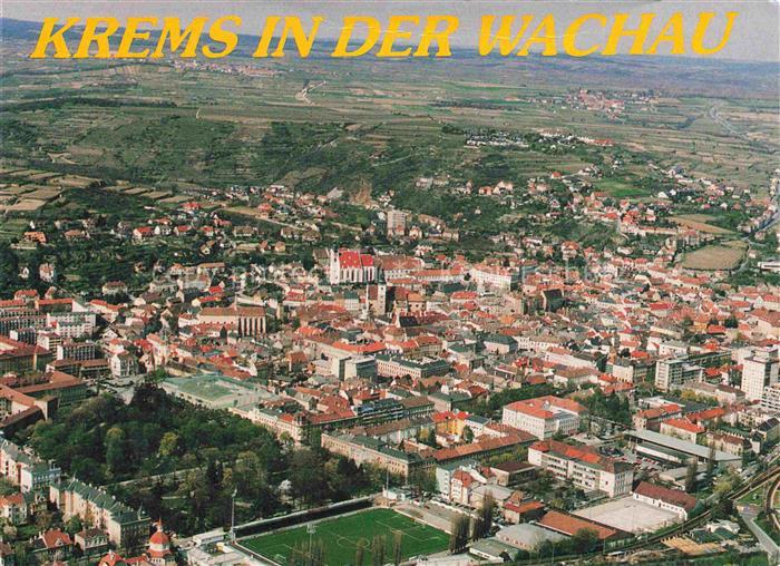Krems Donau Waldviertel Niederoesterreich AT Wachau Donau Altstadt Kirche Stadtp