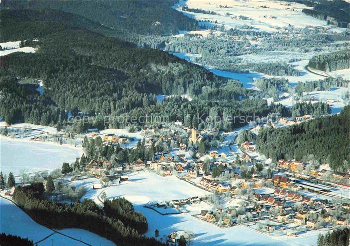 TITISEE Schwarzwald BW Titisee See Schwarzwald Winterlandschaft Schnee Ortschaft