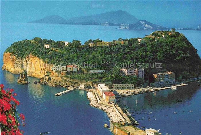NAPOLI Neapel Naples IT Isola-di-Nisida Insel Hafen Klippen Meer Bucht Ischia