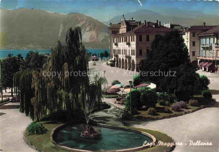 Pallanza Lago Maggiore Piemonte IT Lago-Maggiore Brunnen Park Seepromenade Berge