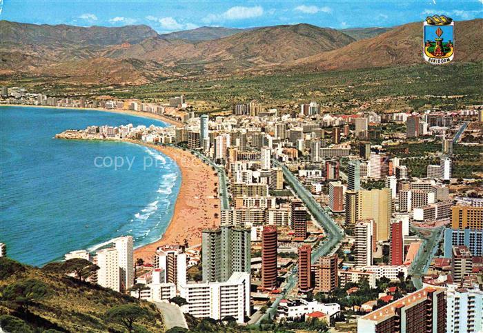 BENIDORM ES Vista-general Strand Hochhaeuser Mittelmeer Gebirge Strandpromenade