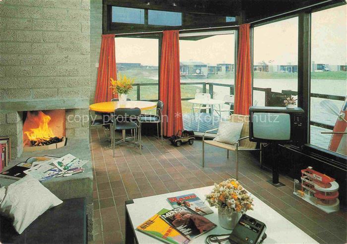 De Eemhof Lelystad Leliestad Flevoland NL Bungalowpark Innenraum Kamin Fernseher