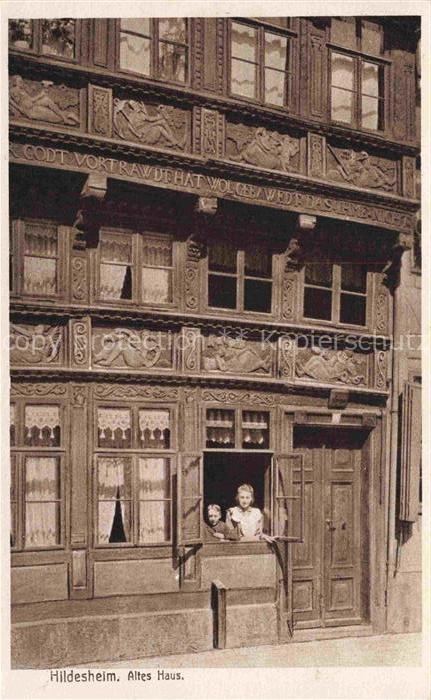 HILDESHEIM CITY Altes-Haus Fachwerk Schnitzerei Fassade Frau Fenster Renaissanc