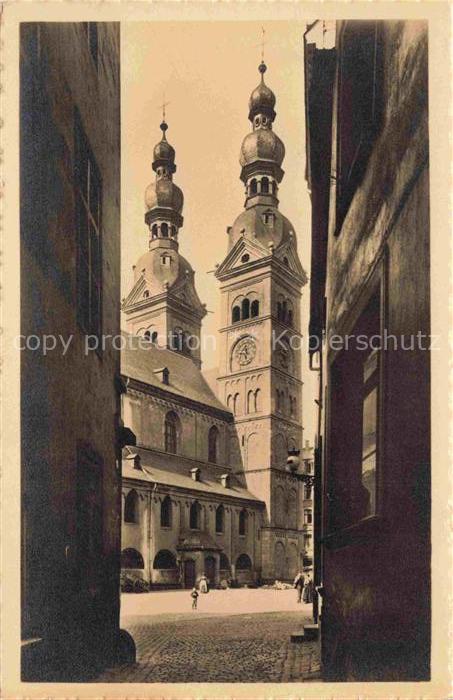 KOBLENZ Rheinland-Pfalz Liebfrauenkirche Kirchturm Zwiebeltuerme Gasse Pflaster