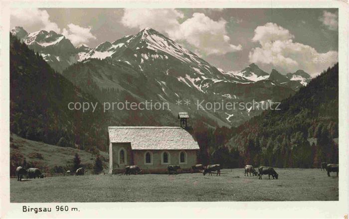 Birgsau Oberstdorf Bayern Kapelle Bergwiese Kuehe Allgaeuer-Alpen Schneeberge Wa