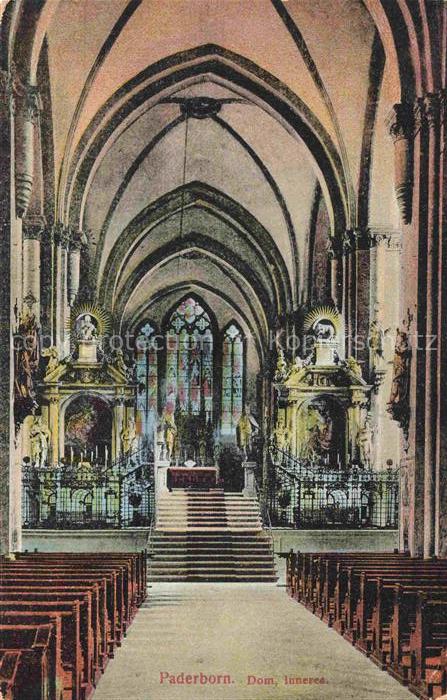 PADERBORN NRW Dom Inneres Kirchenschiff Hochaltar Gewoelbe Kirchenbaenke Seitena