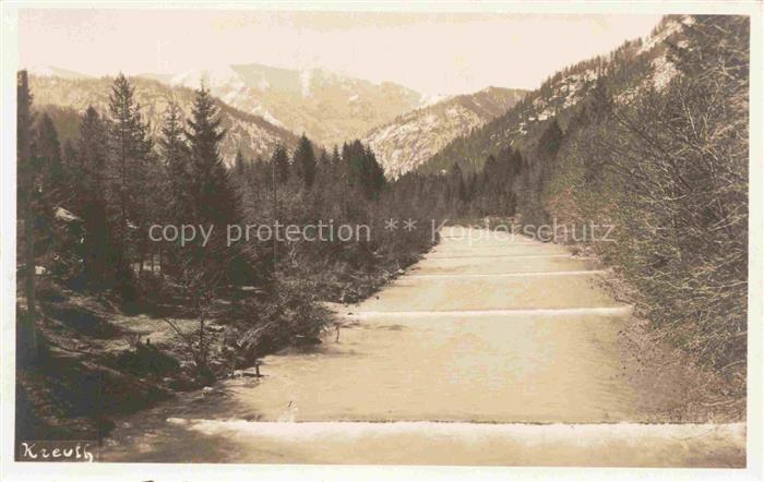 Kreuth Tegernsee Bayern Fluss Bergtal Nadelwald Alpen Schneeberge Talbach