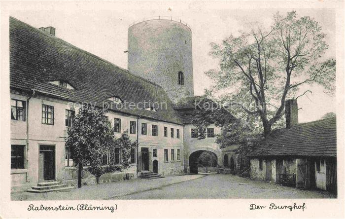 Burg Rabenstein Flaeming Burghof Burg-Rabenstein Rundturm Torbogen Hof Flaeming