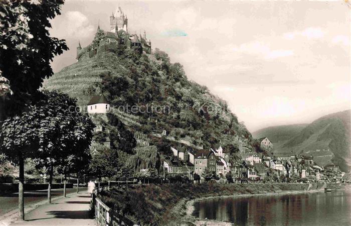 Cochem Kochem Mosel Reichsburg Mosel Fluss Weinberge Uferpromenade Burg Schloss