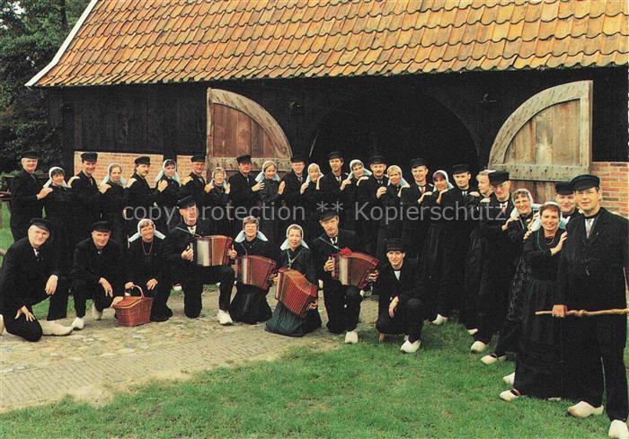 Rouwers Ootmarsum Overijssel NL Boerendansers Tracht Akkordeon Holzschuhe Bauern