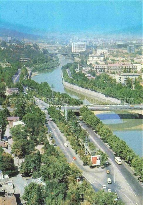 Tiflis Tbilisi Georgia Kura-Fluss Stadtansicht Bruecke Promenade Baeume Autos Ho