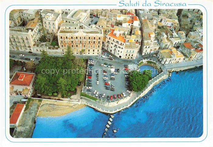 SIRACUSA Syrakus Sicilia IT Fontana-Aretusa Luftbild Kueste Altstadt Parkplatz M