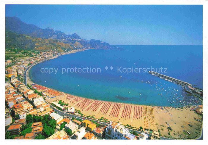 Giardini Naxos Messina Sicilia IT Strand Bucht Sonnenschirme Hafen Bergkueste St