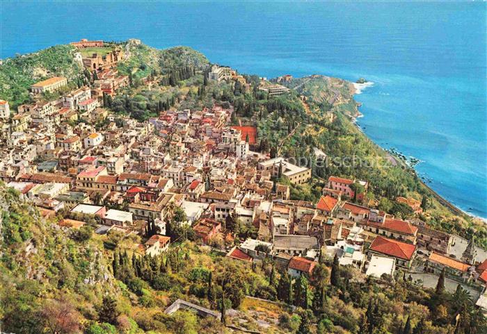 TAORMINA  Messina Sicilia IT Fliegeraufnahme Kueste Meer Altstadt Antikes-Theate