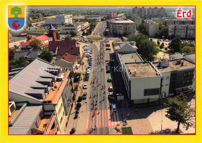 Erd BUDAPEST HU Fliegeraufnahme Stadtmitte Strasse Radrennen Wohnhaeuser Kirche