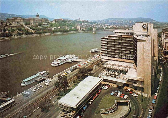 BUDAPEST HU Hotel-Duna-Inter-Continental Donau Budaer-Burg Kettenbruecke Schiffe