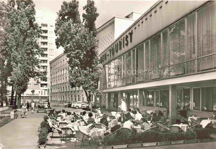 SUHL Thueringen Hotel-Thueringen-Tourist Terrasse Strassencafe Hochhaus Passante