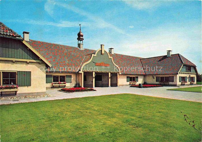 Drunen Noord-Brabant NL Autotron Eingang Rasen Dachturm Farmgebaeude Restaurant