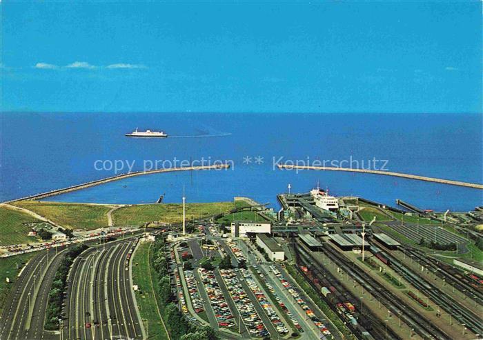 Puttgarden Fehmarn Schleswig-Holstein Faehrhafen Faehre Hafen Parkplatz Gleise M