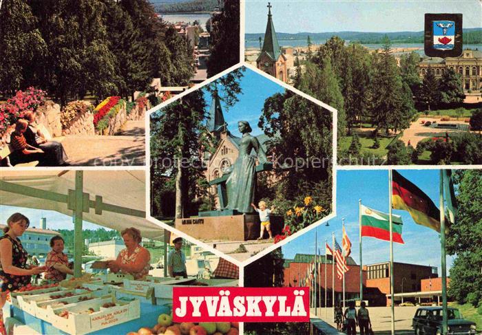 Jyvaeskylae Suomi Minna-Canth-Denkmal Marktplatz Park Kirche See Statue Flaggen
