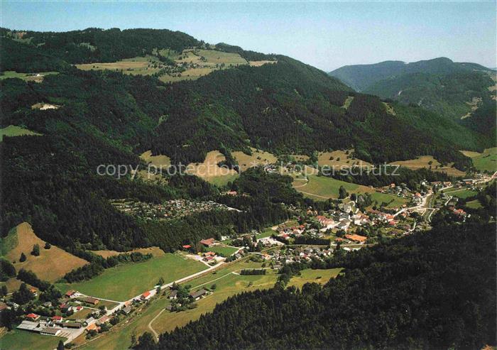 Kleinzell Hainfeld Niederoesterreich AT Tal Wald Huegel Campingplatz Kirche Wies