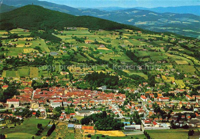 Hartberg Steiermark AT Ringkogel Stadtansicht Haeuser Felder Huegel Wald Strasse
