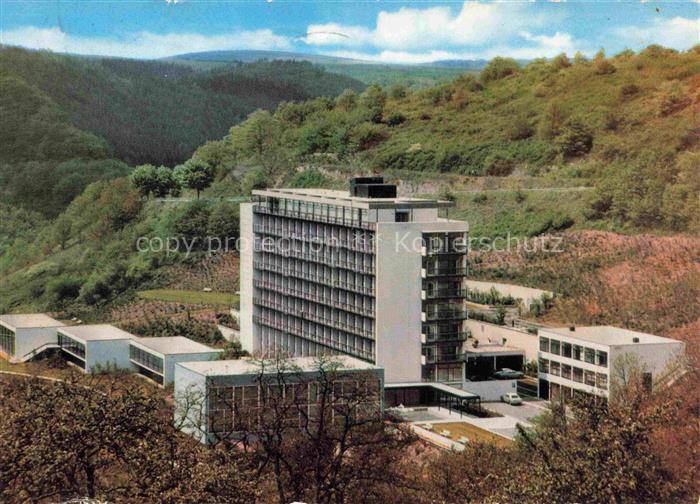 Manderscheid Eifel Eifelsanatorium LVA Sanatorium Hochhaus Eifel Wald Weinberg