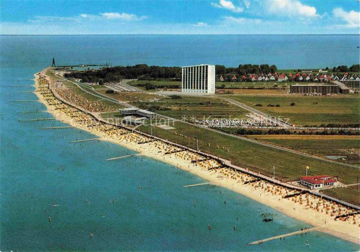 Doese CUXHAVEN Strand Strandkoerbe Hochhaus Luftaufnahme Nordsee Buhnen Badegaes