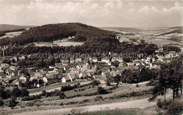 Bad Salzschlirf Fulda Hessen Soederberg Ortschaft Kirche Haeuser Wald Huegel Tal