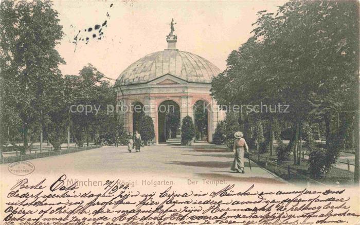 Allach MueNCHEN Bayern Hofgarten Tempel Kuppel Park Baeume Spaziergaenger Statue