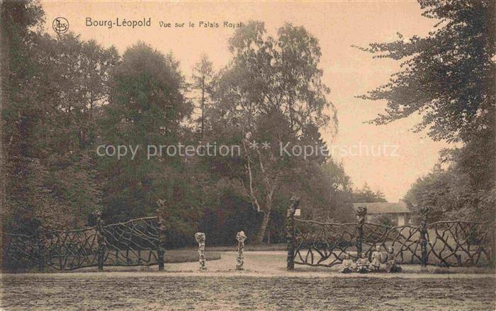 Leopoldsburg Bourg-Leopoldsburg Belgie Palais-Royal Zaun Baeume Park Kinder